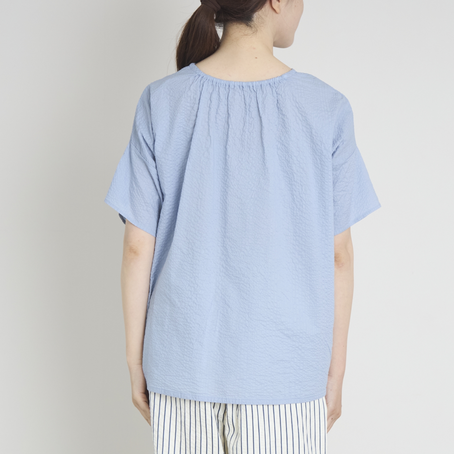 Kilka/袖口から下着が見えにくいポコポコブラウス